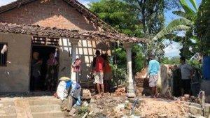 ledakanrumah345678io.jpg