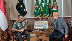 letjen-tni-muhammad-saleh-mustafa-dan-febby.jpg