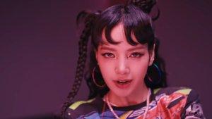 lisa-blackpink-di-mini-album-down-to-earth-oleh-taeyang-76gh8.jpg