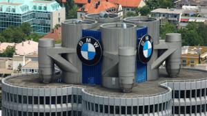logo-bmw-di-kantor-pusat-bmw-di-kota-munich_20160803_063342.jpg
