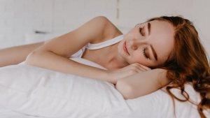 lovely-girl-with-wavy-hairstyle-20210225110831.jpg