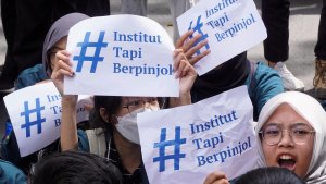 mahasiswa-itb-tolak-skema-pinjol-untuk-bayar-kuliah_20240129_190558.jpg