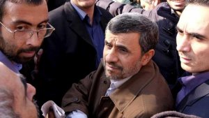 mantan-presiden-iran-mahmoud-ahmadinejad_20180109_085037.jpg