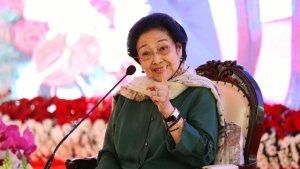 megawati-soekarnoputri-saat-memberi-pidato-di-dalam-acara-peresmian-kebun-raya-mangrove-surabaya.jpg