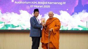menag-kerukunan-umat-budha.jpg