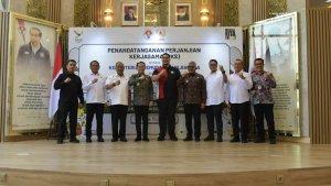 menpora-dito-ariotedjo-foto-bersama-pj-gubernur.jpg