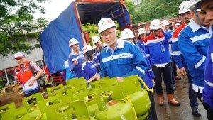 menteri-perdagangan-mendag-zulkifli-hasan-mengecekgas-elpiji-3-kg.jpg