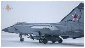 mig-31-k-milik-rusia-membawa-rudal-kinzhal.jpg