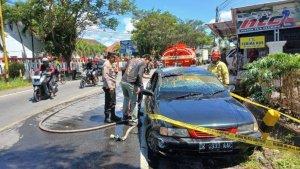 mobil-sedan-terbakar-di-Banyuwangi.jpg