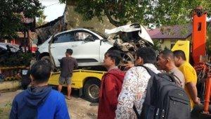 mobil-sport-porsche-sedang-diderek.jpg