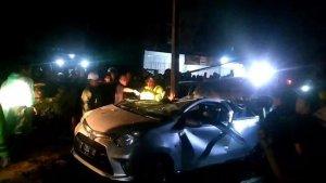 mobil-tertimpa-pohon-di-cisayong.jpg