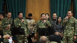 momen-kompak-prabowo-sby-dan-jokowi-di-retrettt.jpg
