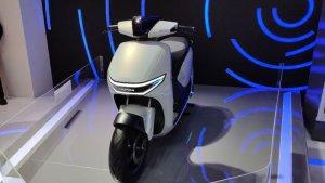 motor-masa-depan-datang-dari-astra-honda-motor-dengan-model-honda-sc-e-concept.jpg