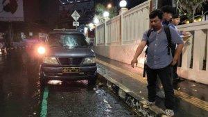 motor-wartawan-CNN-dimaling-di-depan-Mapolres-Sukabumi-14-Mei-2025.jpg