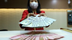 nilai-tukar-dollar-terhadap-rupiah-kembali-menguat_20220929_210720.jpg