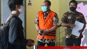 nurhadi-jalani-pemeriksaan-lanjutan-di-kpk_20200806_172828.jpg