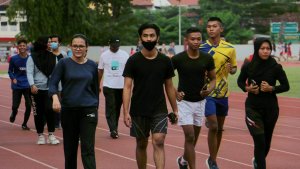 olahraga-lari-atau-jogging-sebaiknya-tidak-pake-masker_20201024_085920.jpg