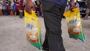 operasi-pasar-beras-medium-sphp_20240219_175459.jpg