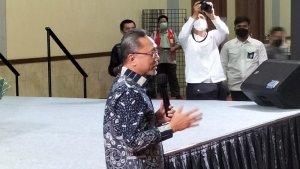 pan-zulkifli-hasan-peluncuran-buku-nih3.jpg