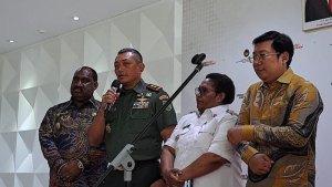 pangdam-xviicenderawasih-mayjen-tni-izak-pangemanan-nih3.jpg