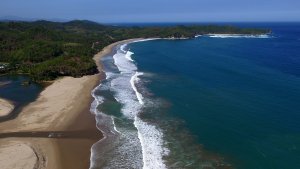 pantai-soge-pacitan_20180605_001922.jpg