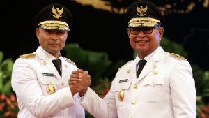 pelantikan-gubernur-ntt-terpilih-di-istana-negara_20180905_175341.jpg
