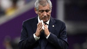 pelatih-portugal-fernando-santos_20221129_031151.jpg