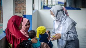 pelayanan-kesehatan-warga-pulau-kemaro-palembang_20230815_200631.jpg