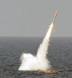 peluru-kendali-tomahawk.jpg