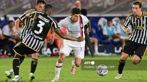 pemain-depan-ac-milan-asal-as-christian-pulisic-tengah-berlari.jpg