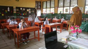 pembelajaran-tatap-muka-pelajar-di-bandar-lampung_20210913_163805.jpg