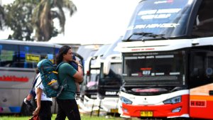 pemudik-lebaran-di-terminal-bus-arjosari-malang_20230418_153311.jpg