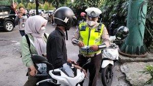 pengendara-motor-terjaring-operasi-patuh-jaya-2023-di-jalan-pulo-raya-i-kebayoran-baru.jpg