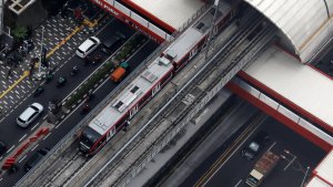 penumpang-lrt-jabodebek-naik-pasca-lebaran_20240425_173219.jpg