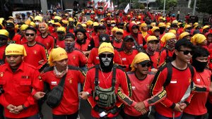 peringatan-hari-buruh-internasional-di-jakarta_20240501_174154.jpg