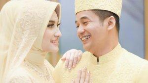pernikahan-adly-fairuz-dan-angbeen-rishi.jpg