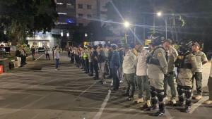 personel-gabungan-Polda-Metro-Jaya-apel-sebelum-menjalankan-patroli-skala-besar-di-Jakarta.jpg