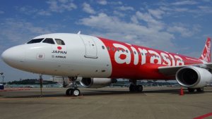 pesawat-air-asia-jepang_20171023_100314.jpg