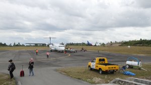 pesawat-garuda-mendarat-di-bandara-silangit-tapanuli_20160824_132011.jpg