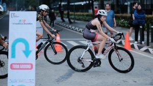peserta-mengayuh-sepeda-dalam-triathlon-bertajuk-Anniversary-Triathlon-Buddies.jpg