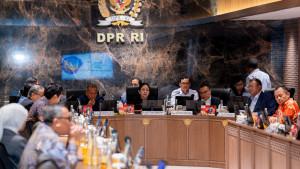 pimpinan-dpr-putusakn-tunjangan-dihapus.jpg