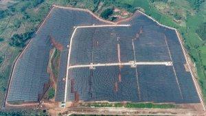 pln-operasikan-pembangkit-listrik-surya-di-purwakarta-terbesar-di-indonesia.jpg