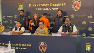 polda-metro-jaya-menggelar-konferensi-pers-soal-kasus-pembunuhan-pria-terbungkus-sarung.jpg