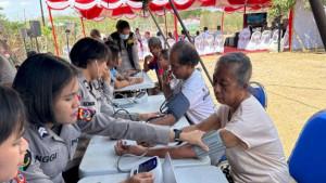 polda-ntt-bakti-kesehatan-910.jpg