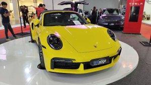 porsche-911-carrera-s-cabriolet-mobil-termahal-di-iims-2024-dibandrol-rp-77-miliar-otr.jpg