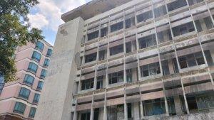 potret-gedung-kosong-berlokasi-di-jalan-kramat-raya-kecamatan-senen-jakarta-pusat.jpg