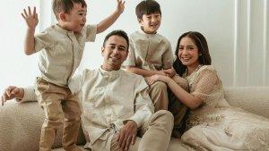 potret-keluarga-raffi-ahmad-sambut-lebaran-bersama-istri-nagita-slavina-dan-dua-anak-mereka.jpg