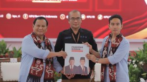 prabowo-dan-gibran-resmi-mendaftar-ke-kpu_20231025_140016.jpg