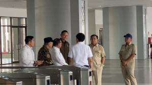 prabowo-kunjungi-dan-pantau-stasiun-tanah-abang.jpg