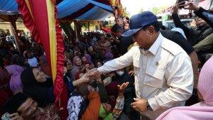 prabowo-subianto-air-bersih-di-kab-kuningan.jpg